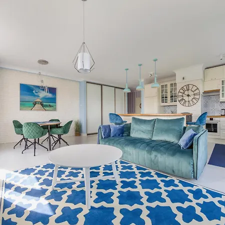 Altus, Sun & Snow アパート グディニャ