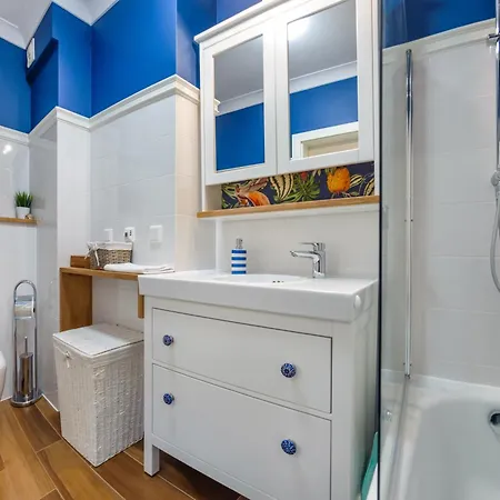 Altus, Sun & Snow アパート *